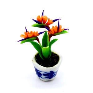 Konstgjord blomma liten växt paradisfågel orange miniatyr dockhus lera polymer trädgårdsblommor handgjorda tillbehör keramisk kruka 1/12
