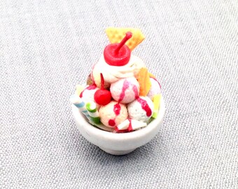 Ice Cream Cup Miniature Dollhouse Clay Polymer Food Supplies Chocolate Fruit Fruits Cute Small White Ceramic Display Jewelry Supplies 1/12