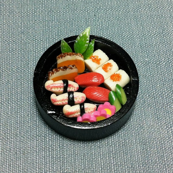 Japanese Sushi Set Miniature Clay Polymer Food Supply Asia Sushis Fish Cute Small Dish Wood Tray Display Dollhouse Jewelry Supplies 1/12