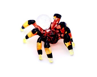 Hand Blown Glass Miniature Tarantula Little Animal Brown Yellow Spider Figurine Statue Decoration Collectible Small Craft Painted Figure