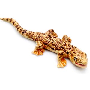 Miniature Ceramic Gecko Lizard Reptile Animal Cute Little Brown Figurine Tiny Statue Small Decoration Hand Painted Craft Collectible Figure