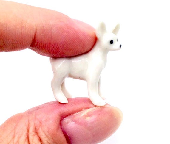 陶器製　チワワ　置物 ミニチュア 陶器 犬 チワワ 赤ちゃん ペット 動物 小さな白い置物