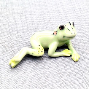Miniature Ceramic Funny Frog Laying Animal Reptile Little Light Green Tiny Figurine Statue Small Decoration Hand Painted Collectible Figure