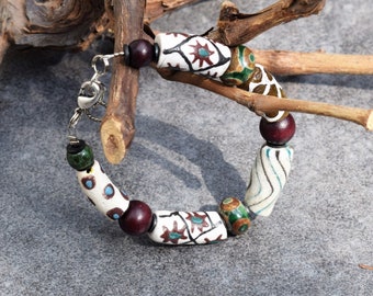 Tribal Bracelet with African Glass Beads & DZI Agate, Large Chunky Krobo Beads Bracelet, Off White Green, Ethnic African Jewelry, 19-21 cm