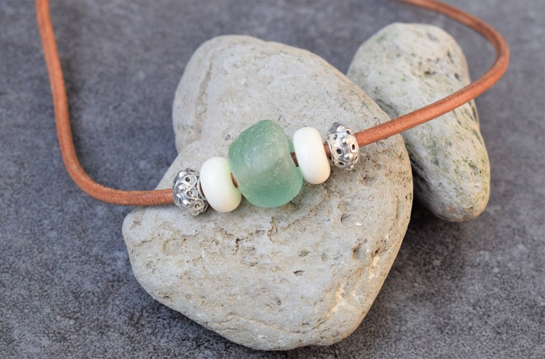 Horn /& Silver Choker Necklace Men Tribal Style Leather Cord Necklace with an African Glass Bead Short Boho Necklace Surfer Jewelry