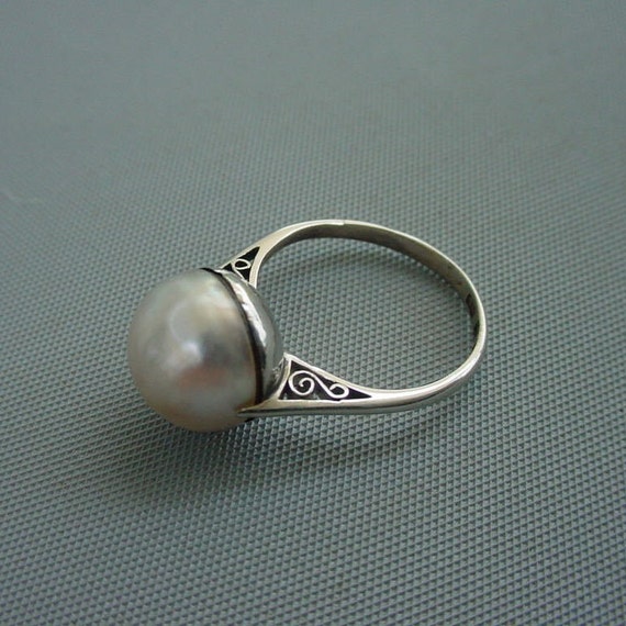 Antique Mabe Pearl Ring in 14K White Gold Tiny Fi… - image 4