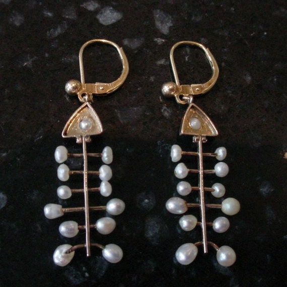 Antique Fishbone Pearl Gold Dangle Earrings - image 3