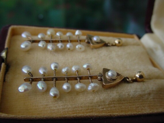 Antique Fishbone Pearl Gold Dangle Earrings - image 4