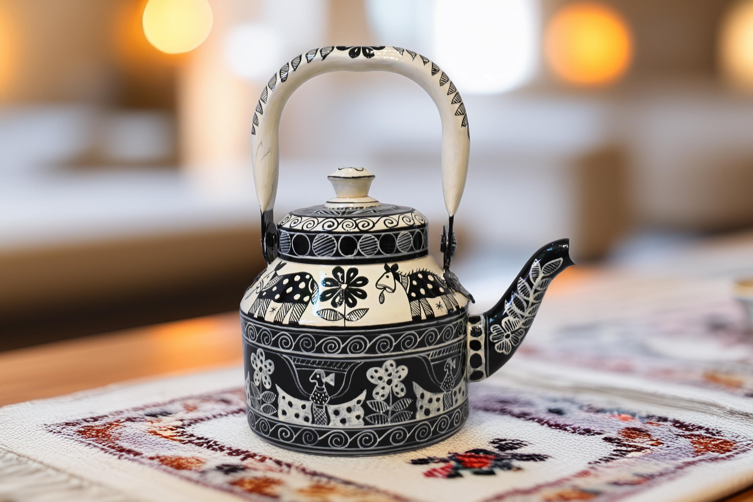 Hand Painted Arabic Dallah Coffee Pot & Tea Kettle – Black White