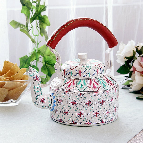 Bouilloire à thé peinte à la main de Kaushalam, bouilloire à thé florale imprimée à la main, art populaire, théière ethnique, théière indienne, blanc élégant