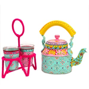 Service à thé peint à la main, bouilloire avec deux verres à thé et un support en verre, cadeau pour elle, ensemble de bouilloire à thé Chai pour 2 personnes, décor de printemps