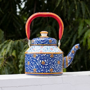 Bouilloire peinte à la main : Lagon bleu, cadeau de fête, cadeau pour elle, théière printanière, bouilloire à induction, cadeau de fête des mères