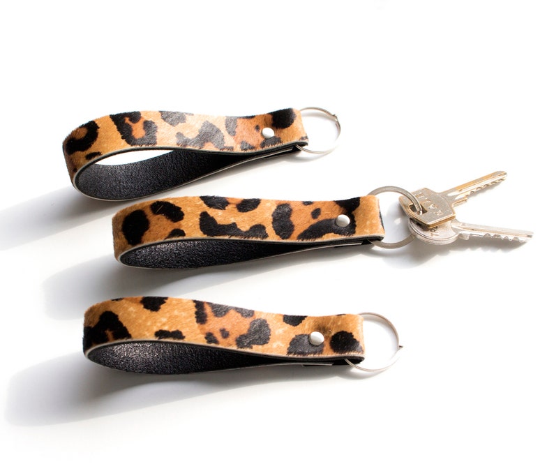 Leopard Leather Keyring, Gold Leopard Key Fob, Loop Leather Keyfob, Cheetah Key fob, Leather Key Loop, Calf hair Keychain leopard silver
