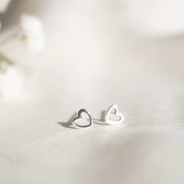 Tiny Heart Stud Oorbellen, OORSTEKERS Mix & Match, Mini Heart Ear Studs, Zilveren Open Hart Piercing, Tiny Heart Ear Stud, Sterling Silver Stud