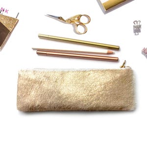 Astuccio portapenne in pelle di vitello beige, astuccio portapenne glitterato in pelle di vitello, astuccio sottile per il trucco, astuccio con cerniera in pelle color crema, astuccio piccolo in pelle