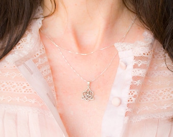 Silver Triquetra Heart Pendant Necklace, Strength In Unity Celtic Jewelry, Celtic Trinity Heart jewelry, Celtic Sister Knot Pendant Necklace