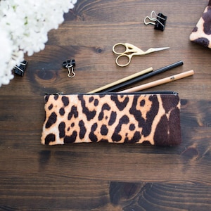 Astuccio per matite leopardato, astuccio per penne in pelle di vitello con stampa ghepardo, astuccio sottile per il trucco, astuccio con cerniera con stampa ghepardo, astuccio con cerniera con stampa leopardata, astuccio piccolo con stampa leopardata