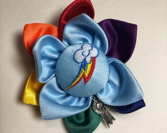 My Little Pony Inspired Embroidered Hair Flower, hecho a medida, ¡la amistad es magia!