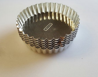 Gobel Fluted Tart Pan Set – Tinned Steel Quiche Pans, France, 5.5 Inch (6 Pieces)