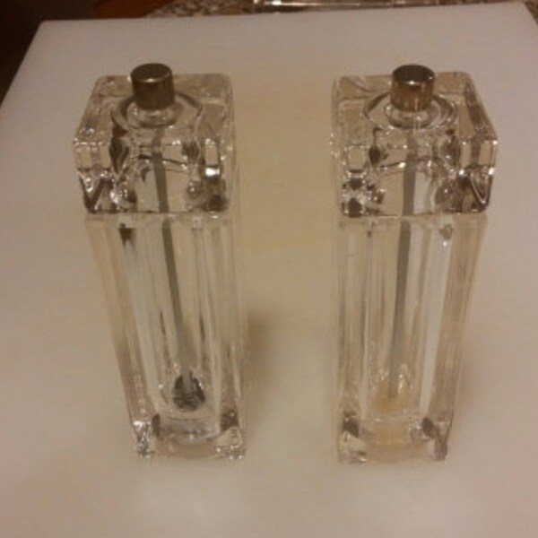 T & G Set of 2 Salt and Pepper Mill Acrylic Square - 5.5 inches