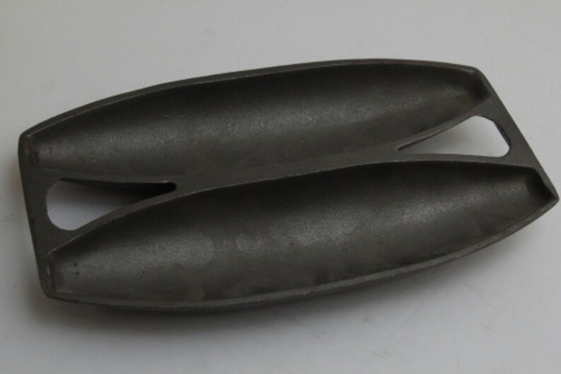 Cast Iron Vienna Roll Bread Pan 2 Loaves Etsy