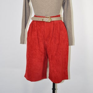 80er Jahre Shorts aus rotem Wildleder / 1980er Jahre gebürstetes Leder / Vintage kurze Hose mit hoher Taille