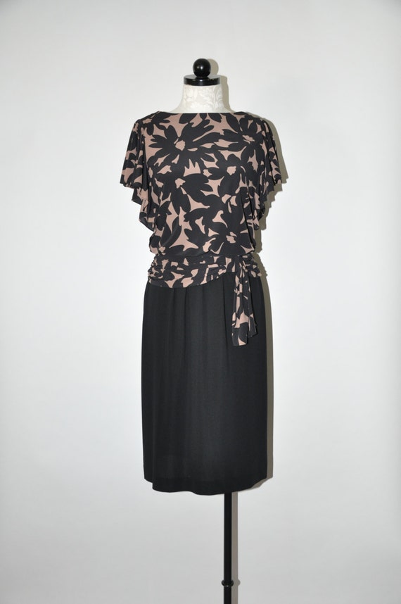 1980s floral draped dress / 80s black and beige d… - image 1