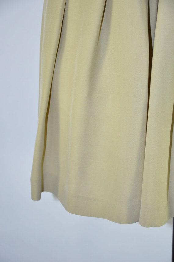 ecru pleated silk shorts / 90s minimalist silk sh… - image 6