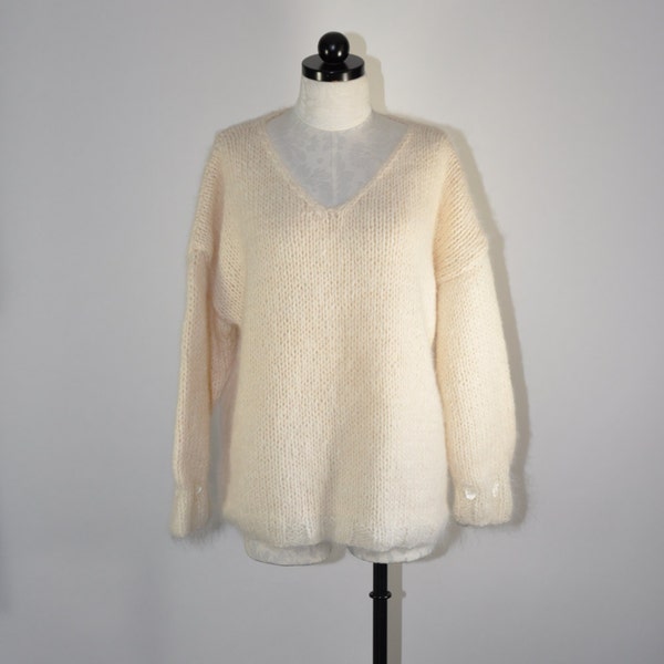 90s ivory chunky knit sweater / vintage oversize soft sweater / 1990s slouchy angora pullover