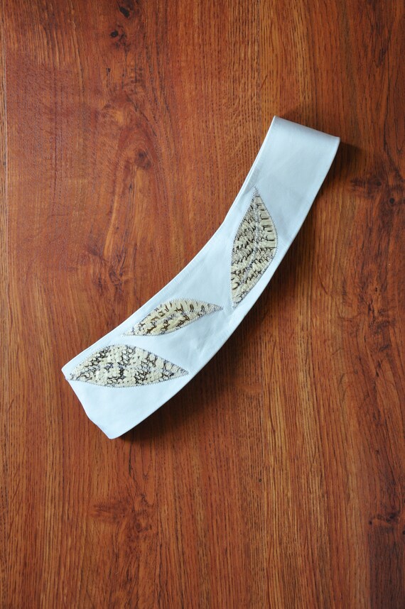 80s white statement belt / 1980s cummerbund / gold