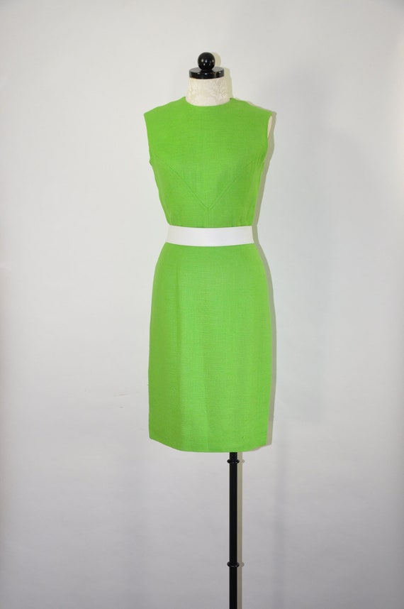 60s lime green pencil dress / 1960s sleeveless wig