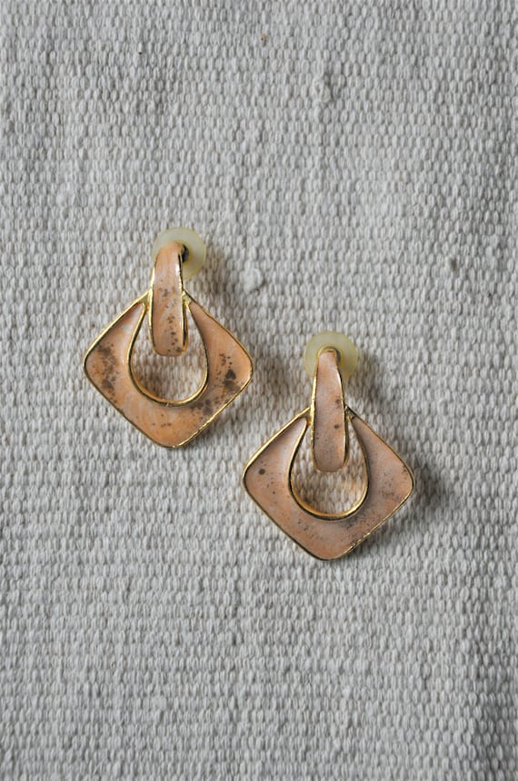 shimmery gold square earrings / sculptural doorkn… - image 1