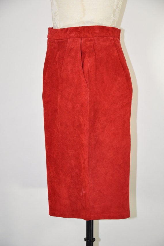 80s red suede pleated shorts / 1980s brushed leat… - image 9