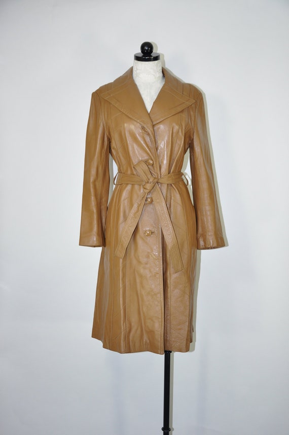 70s caramel leather trench coat / 1970s belted lon