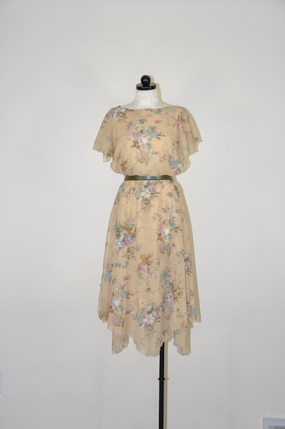 70s romantic floral dress / lily print bohemian d… - image 1