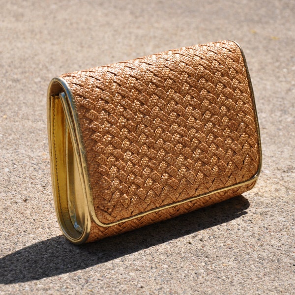 80s straw clutch / woven shoulder bag / 1980s structured bag / gold envelope clutch / Summer Gold purse