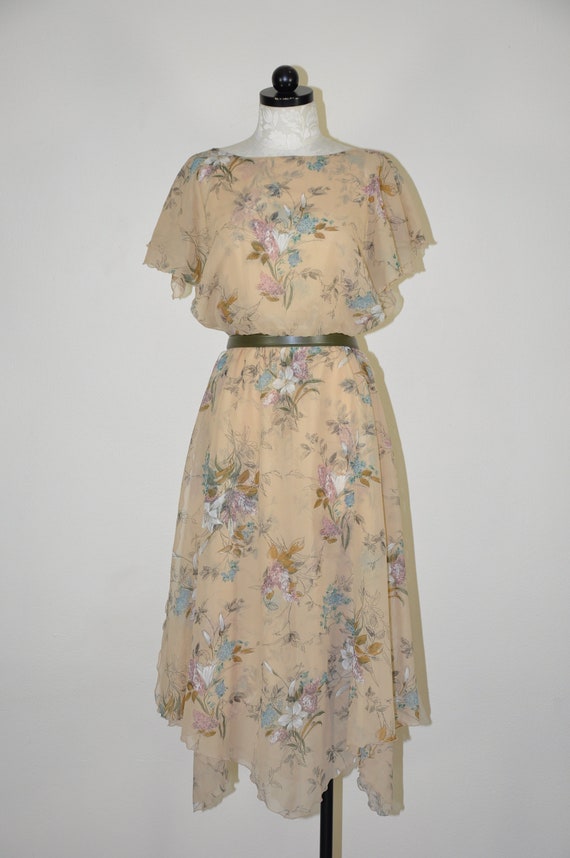 70s romantic floral dress / lily print bohemian d… - image 2