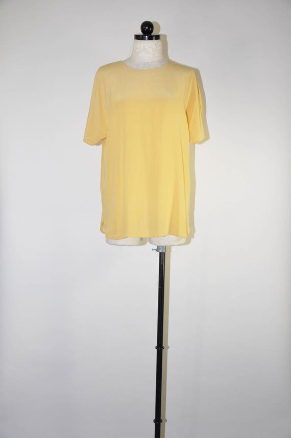 90s butter silk blouse / pale yellow silk tee shir