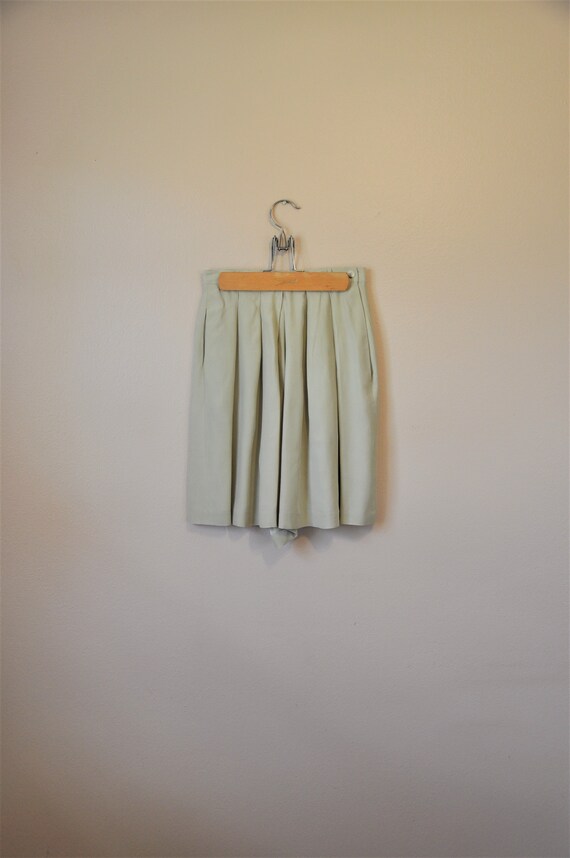 ecru pleated silk shorts / 90s minimalist silk sh… - image 3