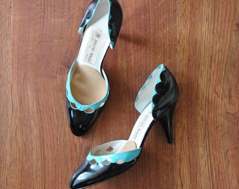 70er Bruno Magli schwarze D'Orsay Lackleder Pumps / Türkis Vintage Cutout Heels 7