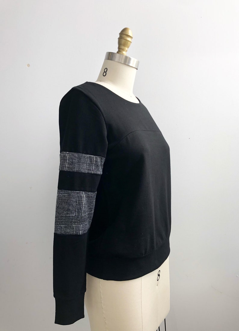 Comfortable Long sleeves Sweater Mix 94 collection- Basket Case Women Hips lenght black and plaid knit Sales