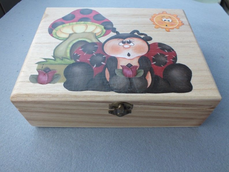 Decoupage wooden box Ladybug Keepsake box Jewelry wooden box Lady bug wooden box Ladybird trinket box Wooden treasury box with ladybug. image 2