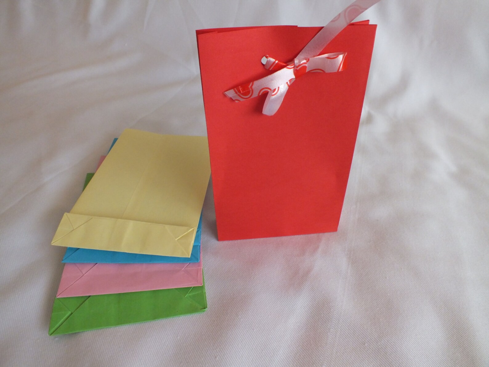 Stand up Color Paper Bags Party Favor Bags Gift Bags Christmas Party