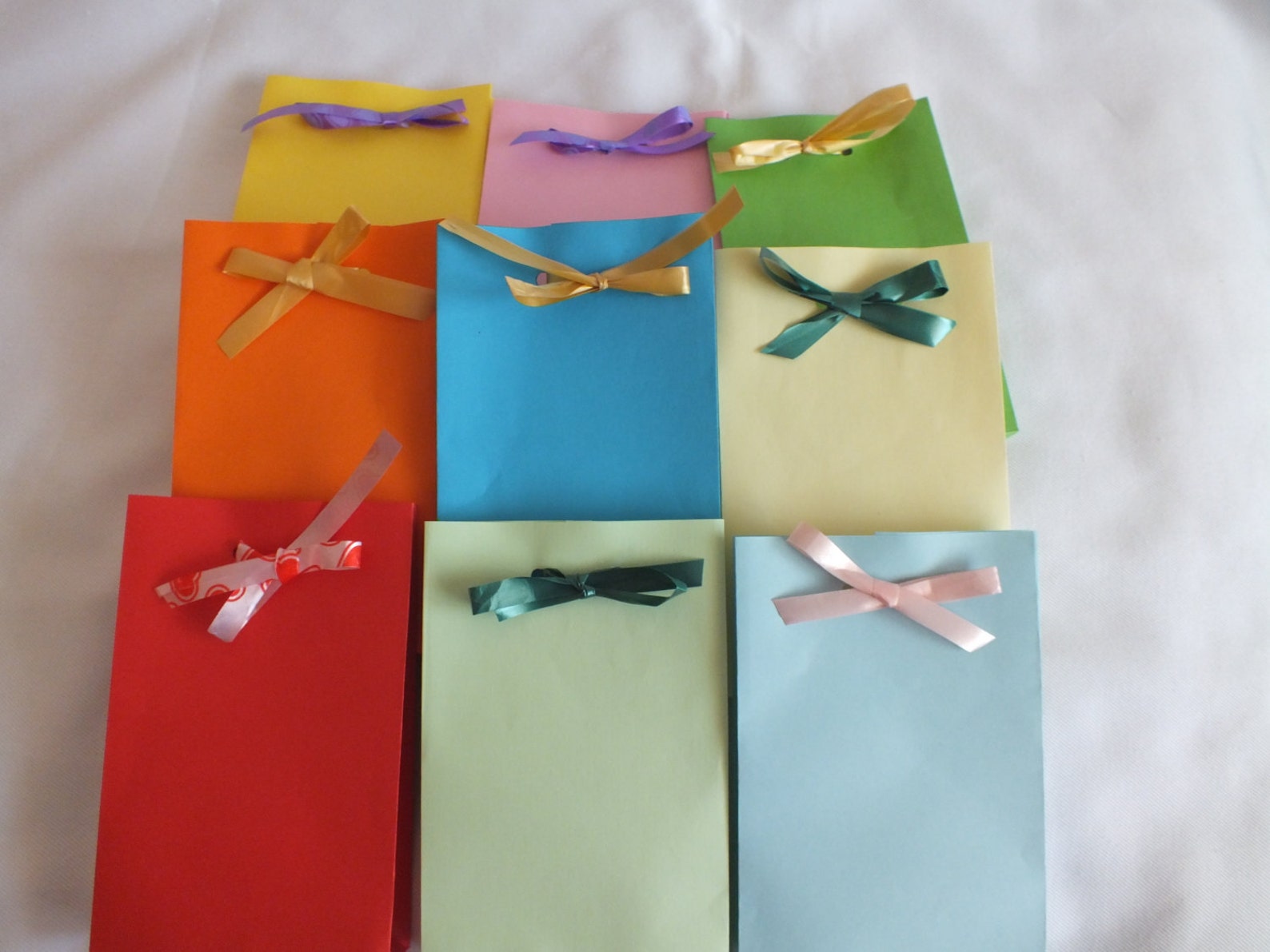 Stand up Color Paper Bags Party Favor Bags Gift Bags Christmas Party