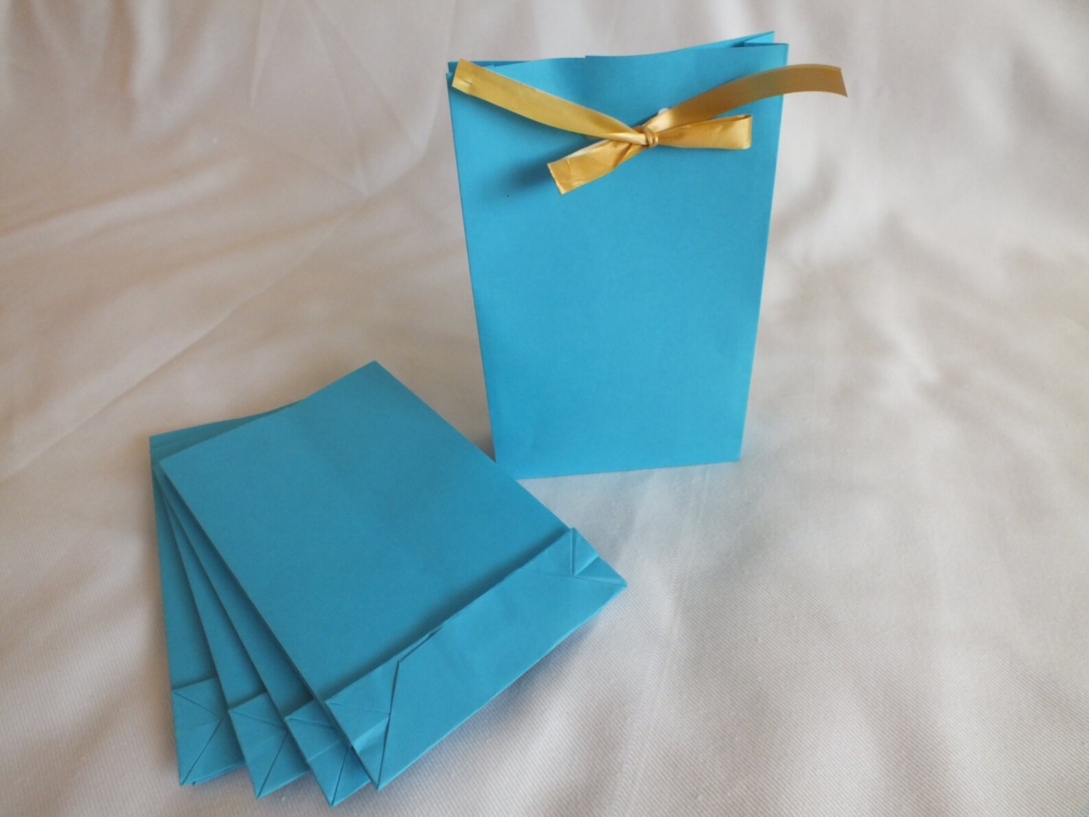 Stand up Color Paper Bags Party Favor Bags Gift Bags Christmas Party