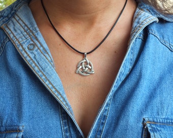 Celtic Necklace Celtic Knot Pendant Leather Necklace Celtic Jewelry Unisex Celtic Necklace Trinity Knot Pendant Celtic Trinity Irish Necklac