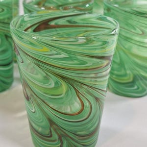 Retired ANTHROPOLOGIE Artisan 7 PC Green Swirl Hand Blown Glasses #1199077 New image 13