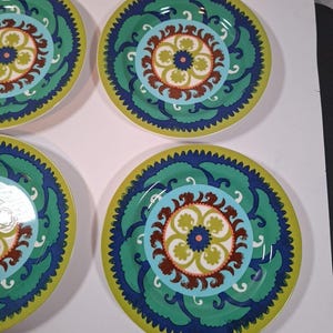 ANTHROPOLOGIE Folk Art Green Blue Artisan Designed Plate 8" #15586962 Qty 4 Ret bild 3