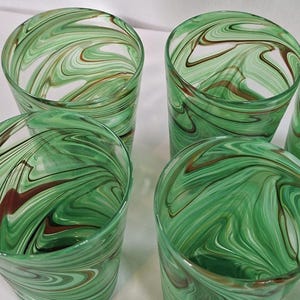Retired ANTHROPOLOGIE Artisan 7 PC Green Swirl Hand Blown Glasses #1199077 New image 2