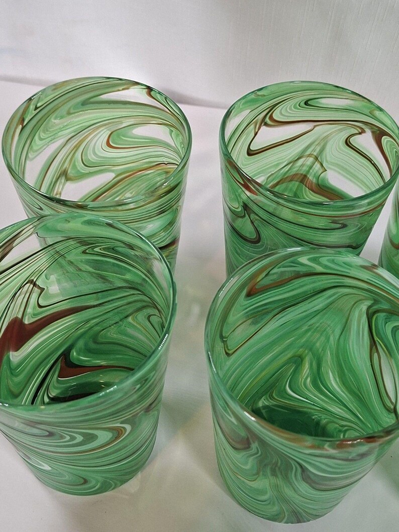 Retired ANTHROPOLOGIE Artisan 7 PC Green Swirl Hand Blown Glasses #1199077 New image 2